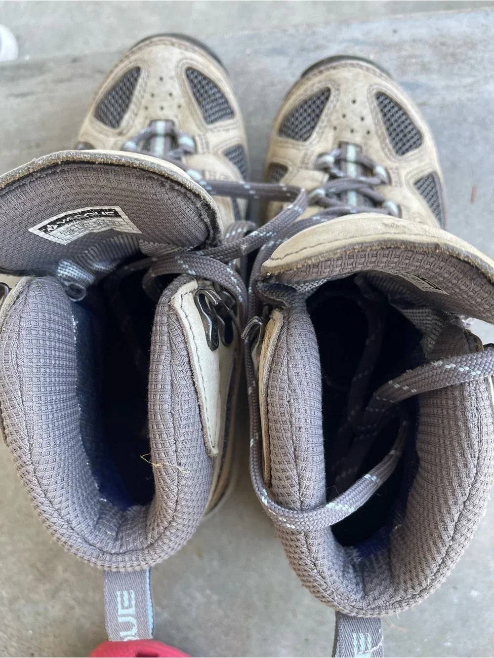 Vasque Women's Tan and Gray Hiking Boots